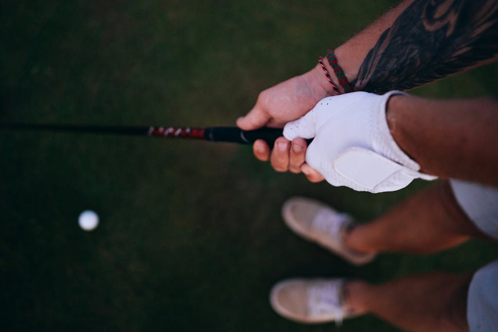 13 Game-Changing Golf Swing Tips for Beginners 2 golf grip