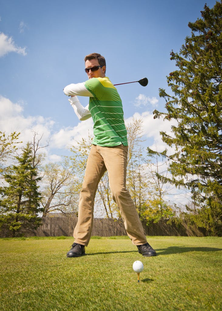 How to Use a Golf Driver: 9 Powerful Tips for Total Beginners 5 tips for hittng a golf driver