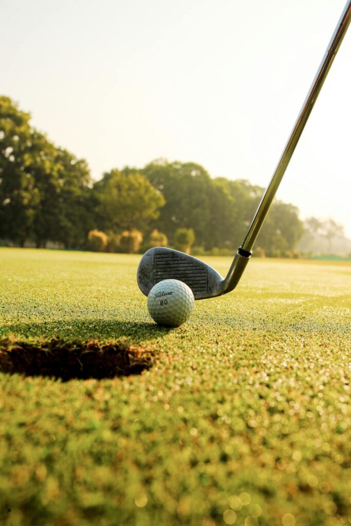 How To Choose the Perfect Golf Balls for Beginners: A Comprehensive Guide 5 golf ball spin