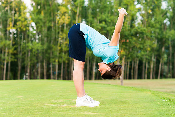 9 Easy Golf Warm-Up Routine for Beginners (Avoid Injuries & Hit Better) 6 golf warm-up routine
